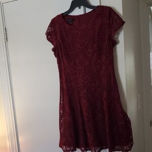 Elegant Lace Dress in Burgundy